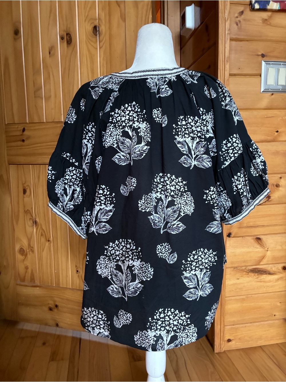 Cotton dark floral puff sleeve tropical print resort top - Picture 5 of 5